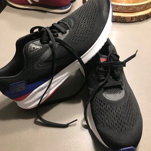 Never Worn men’s running new balance shoes size 13